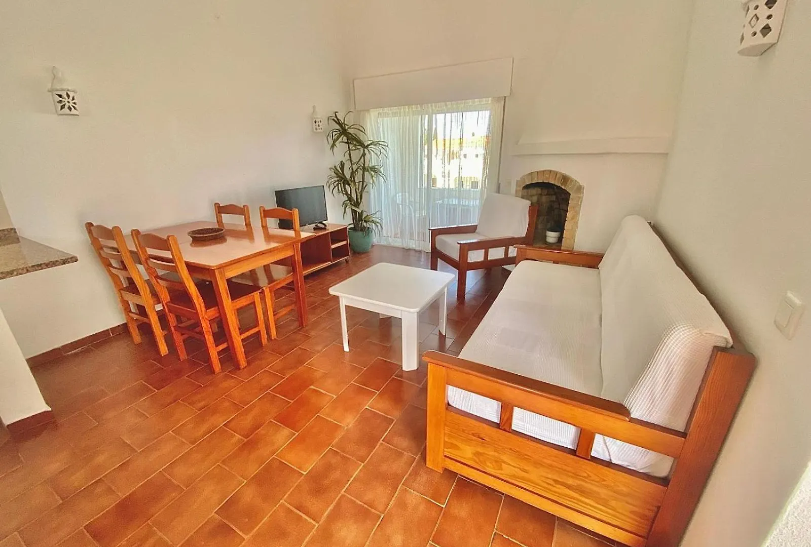Vilas Marrocha Porches